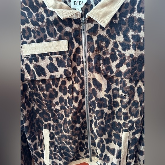 BiBi Leopard Print Distressed Zip Up Jacket - Picture 5 of 9